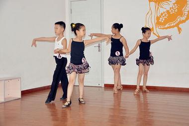 成人编舞分解教程视频,跟随视频轻松掌握成人编舞技巧