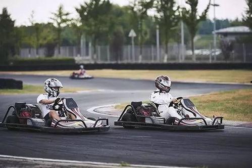 成人卡丁车装轮胎视频