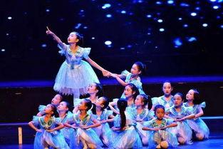 简单舞蹈成人才艺视频,从简单舞蹈视频看才艺成长之路