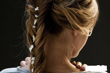 成人舞蹈彩带编发视频,编织成人舞蹈之美