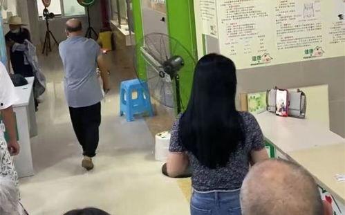 成人打疫苗排队视频播放