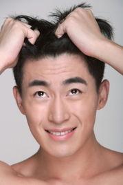 成人扎前额头发视频,轻松打造时尚潮流造型 第2张 成人扎前额头发视频,轻松打造时尚潮流造型 第2张