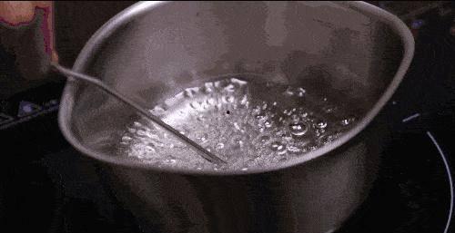 成人用金属碗有毒吗视频  第2张